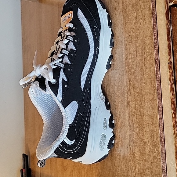 Skechers Women's WIDE FIT Black and White Slip-Ins Sneakers - Picture 3 of 4